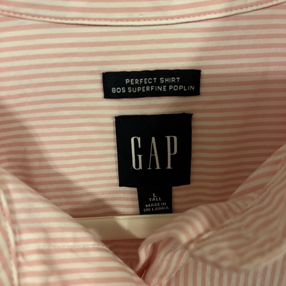 NWOT GAP Women’s Light Pink Striped Button Down Shirt - Picture 3 of 7